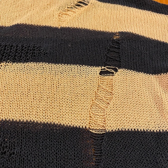 BCBG distressed cropped sweater - Picture 6 of 7